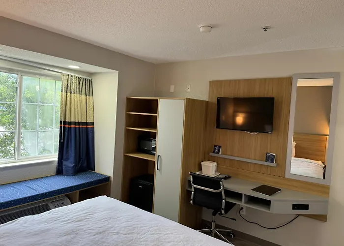 Hotel Red Roof 2*