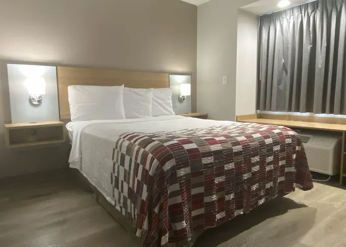 Red Roof Hotel