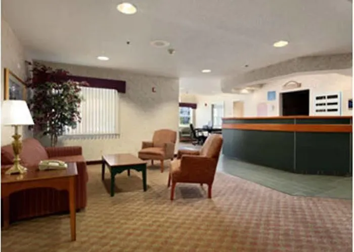 Red Roof Hotel 2*